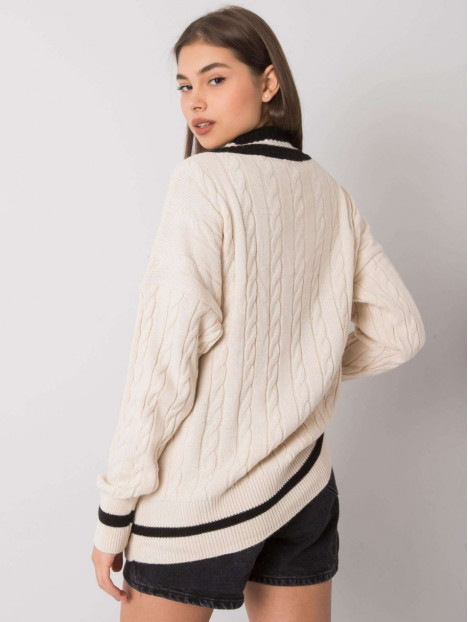 Vanilės spalvos megztinis su pynėmis